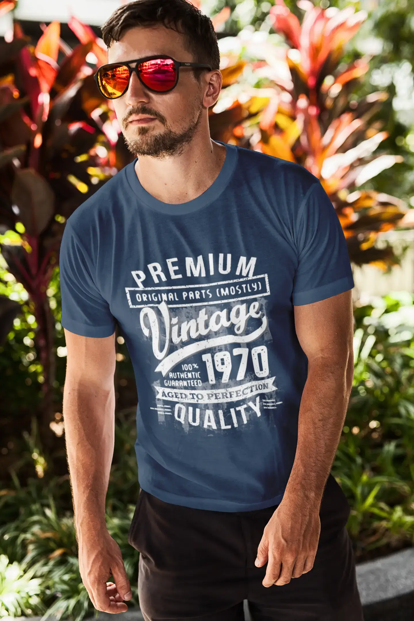 ULTRABASIC - Graphic Men's 1970 Aged to Perfection Birthday Gift T-Shirt