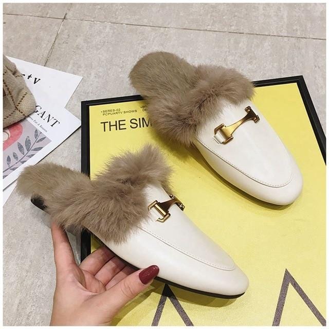 SUOJIALUN Women Flat Slippers Slip On Mules Brand Designers 2019 Fashion Luxury Rivet T-strap Slides Slip On Loafers Mules