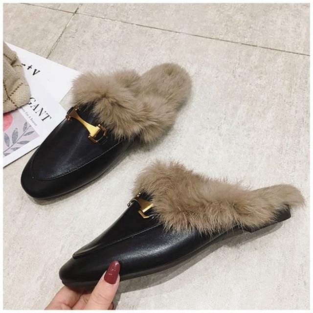 SUOJIALUN Women Flat Slippers Slip On Mules Brand Designers 2019 Fashion Luxury Rivet T-strap Slides Slip On Loafers Mules