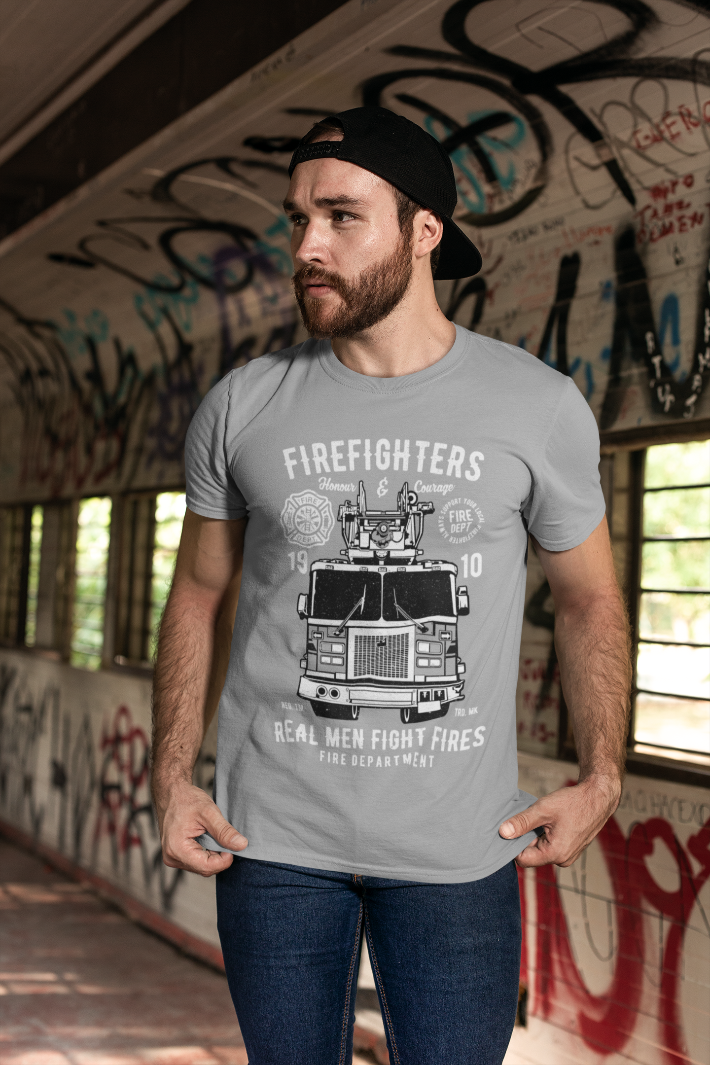 ULTRABASIC Men's T-Shirt Real Men Fire Fighters 1910 - Honour and Courage